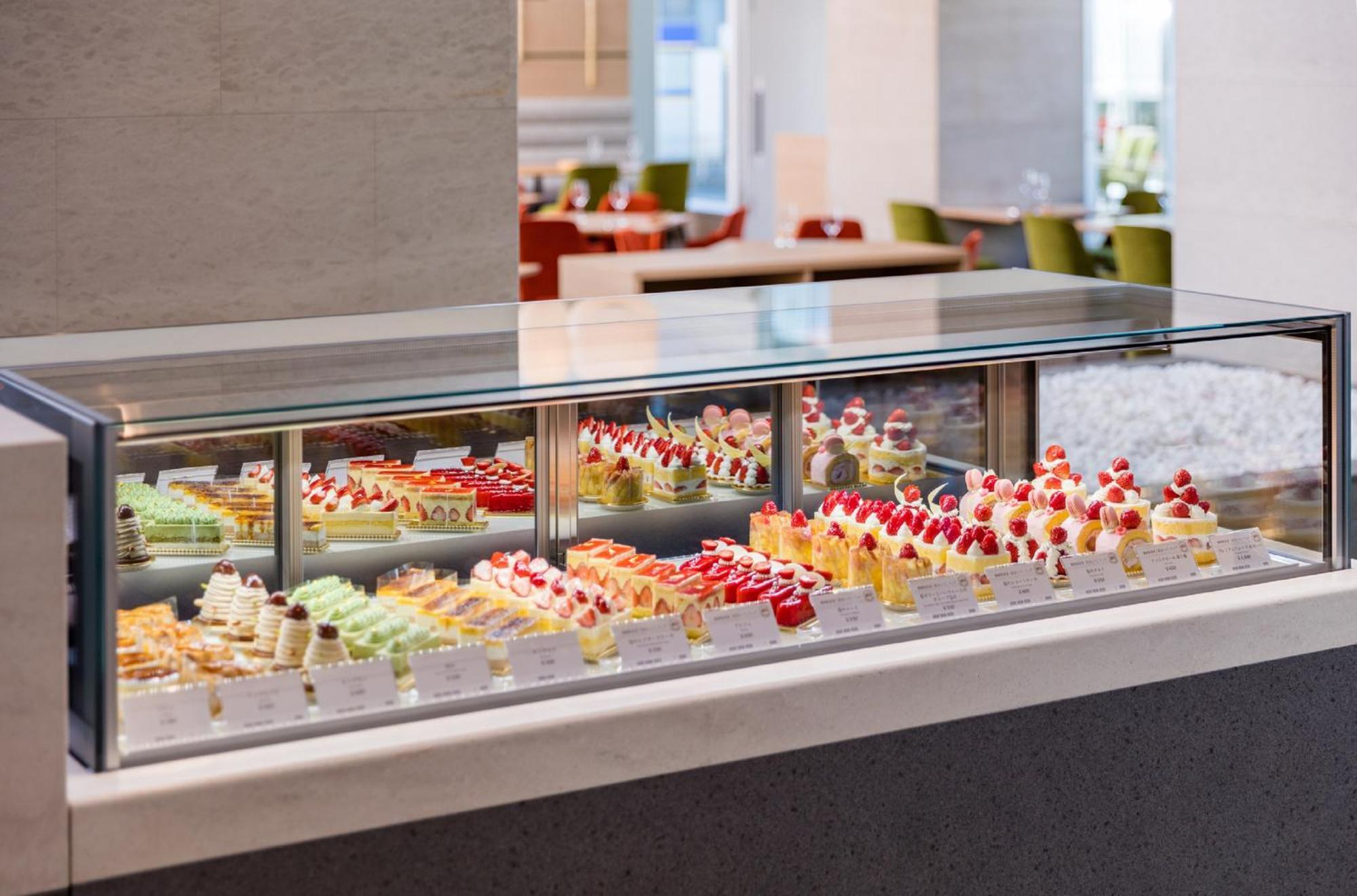 Hotel Associa Шідзуока Екстер'єр фото A display case of gelato