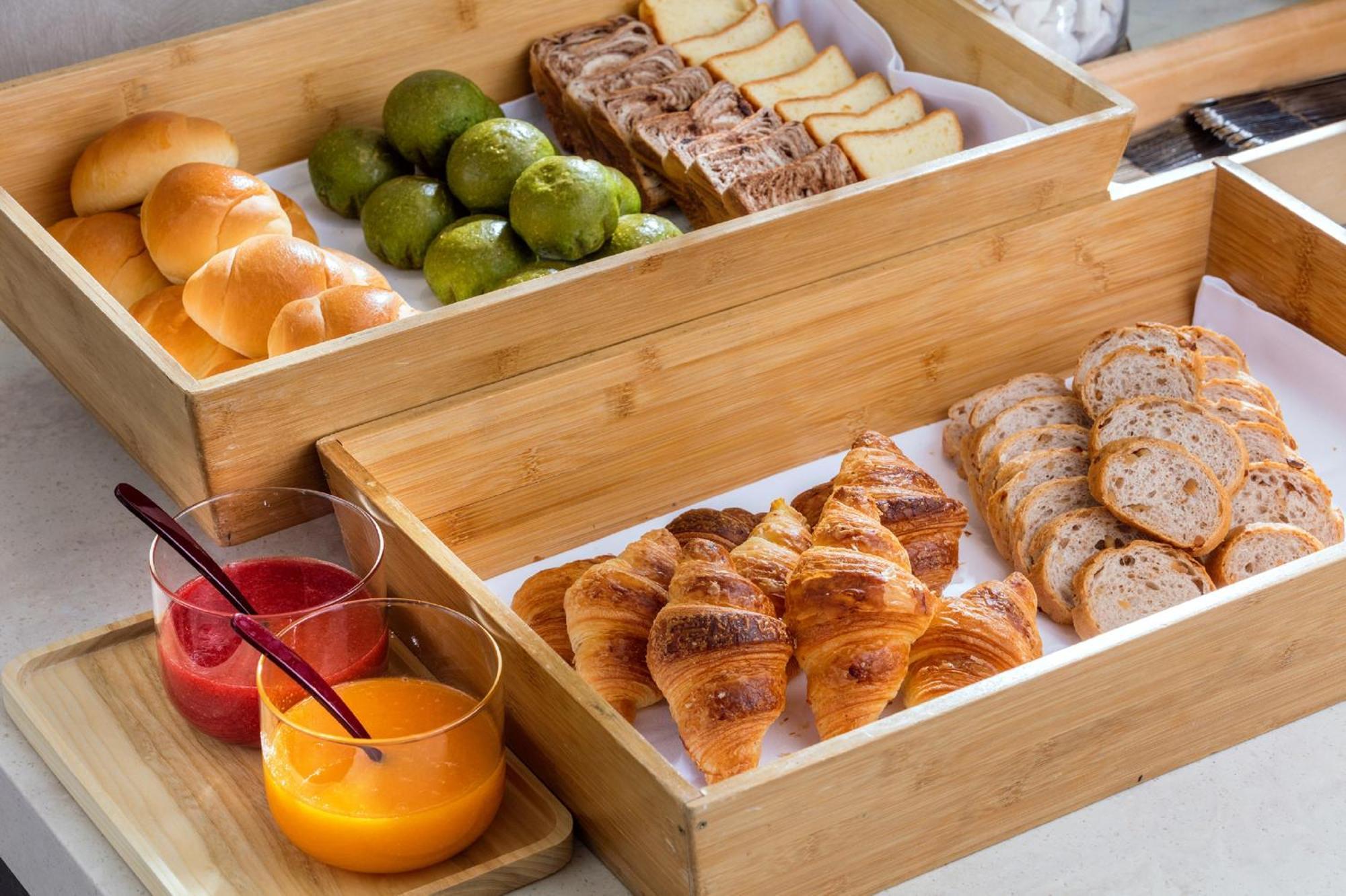 Hotel Associa Шідзуока Екстер'єр фото A breakfast buffet