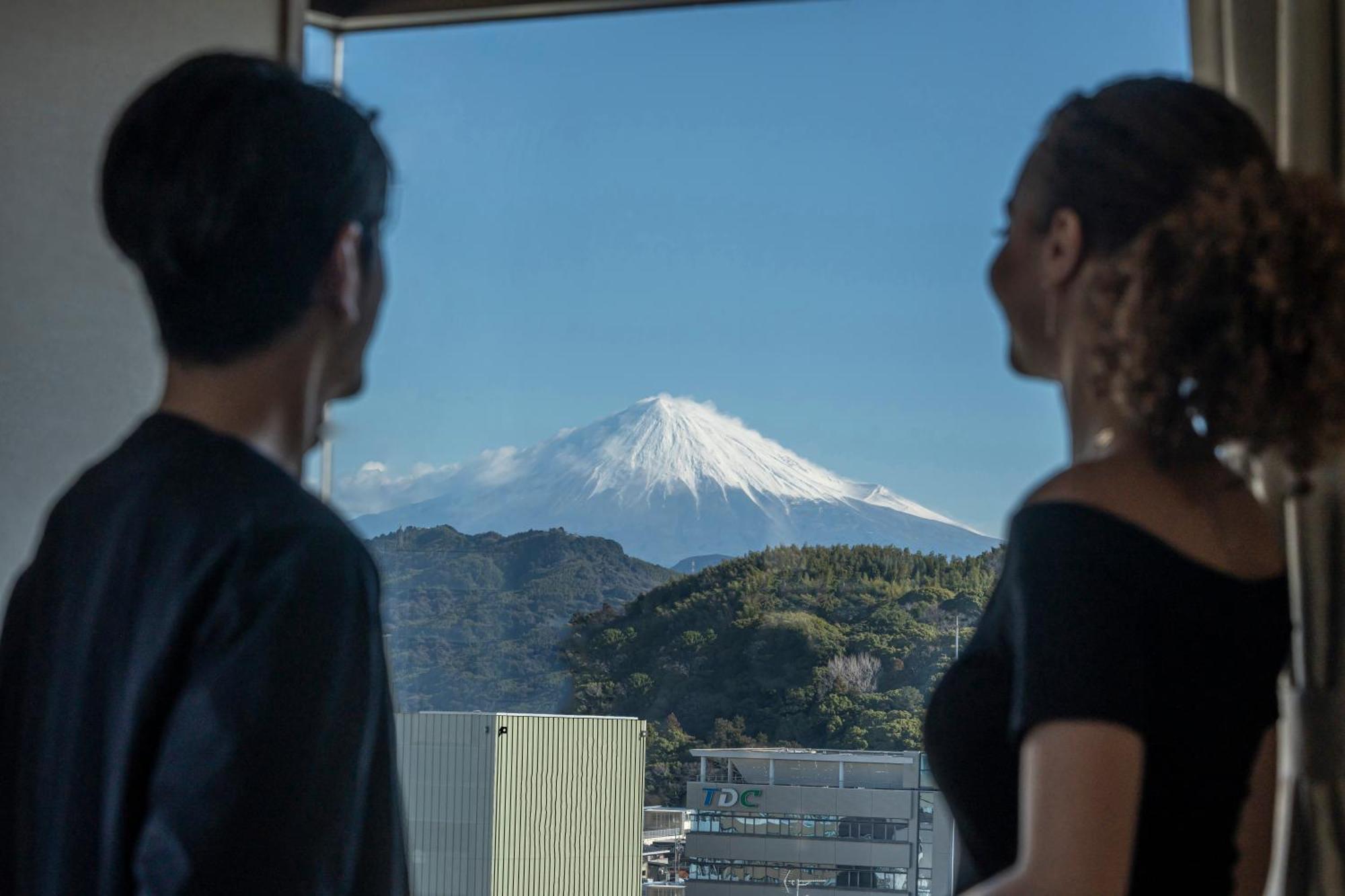 Hotel Associa Шідзуока Екстер'єр фото View of Mount Fuji from the hotel